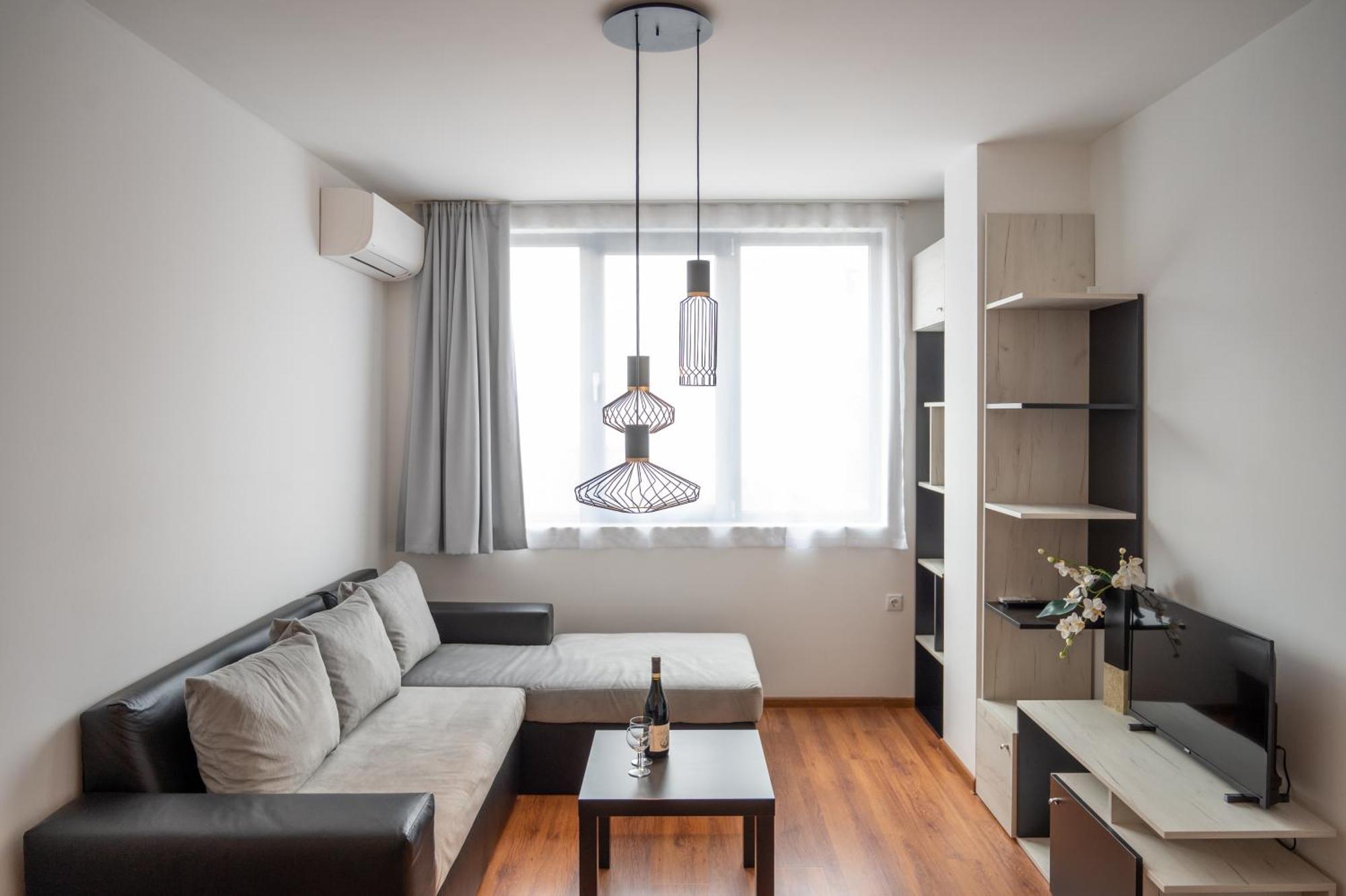 Sunny 1Bdr Apartment Near Center Σόφια Εξωτερικό φωτογραφία