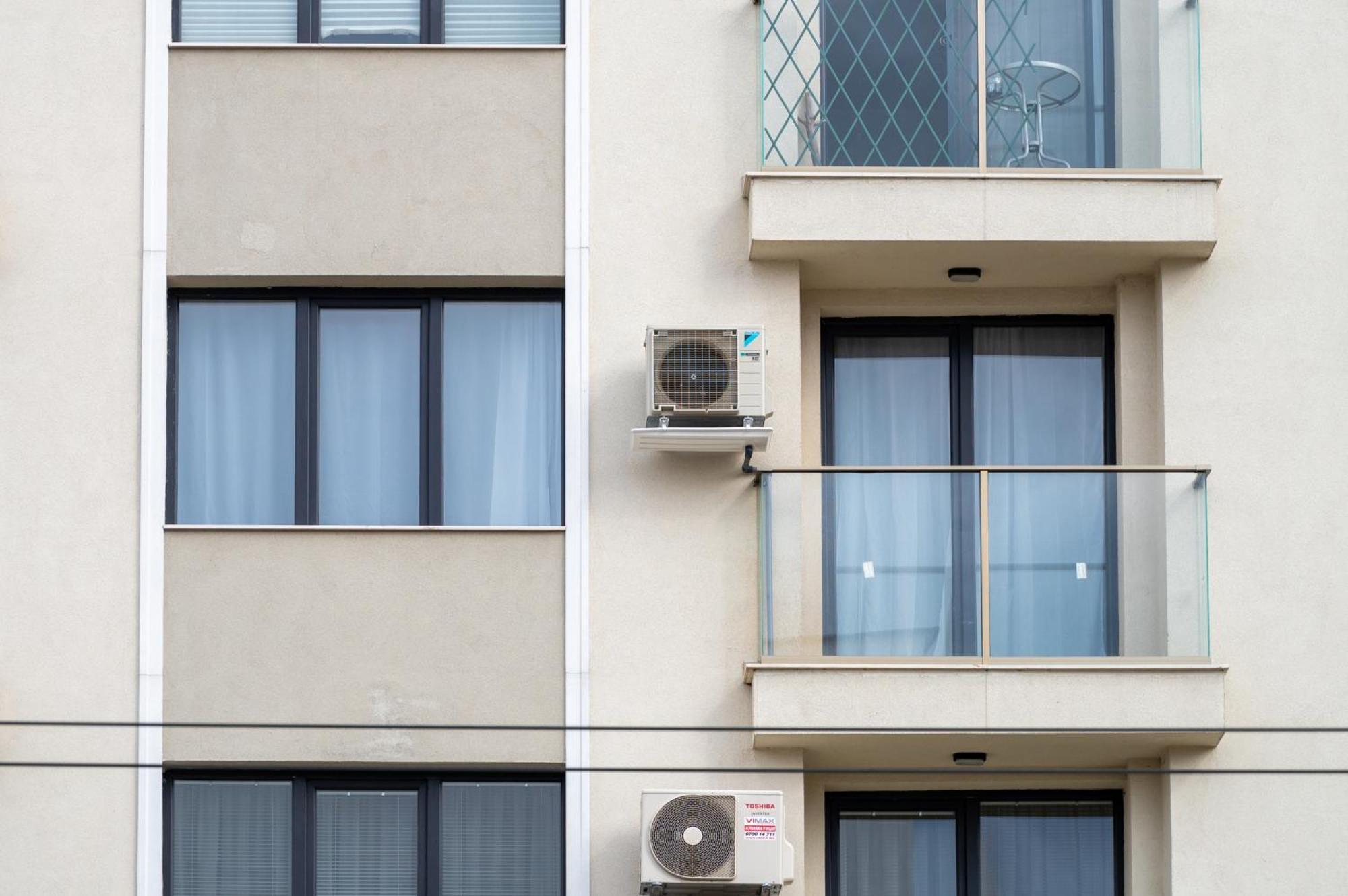 Sunny 1Bdr Apartment Near Center Σόφια Εξωτερικό φωτογραφία